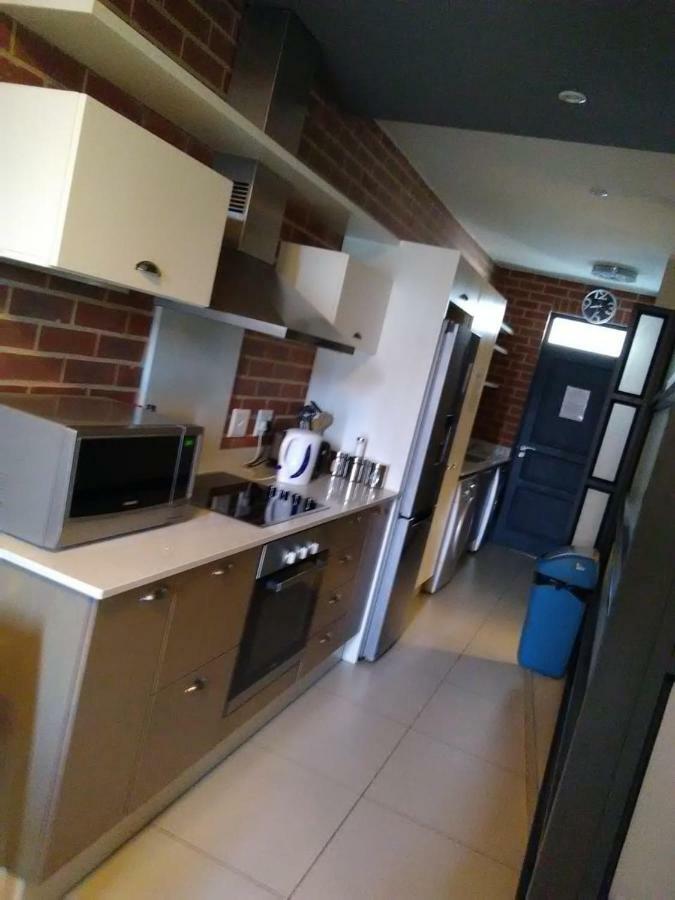 Rosebank Accommodation Γιοχάνεσμπουργκ Εξωτερικό φωτογραφία